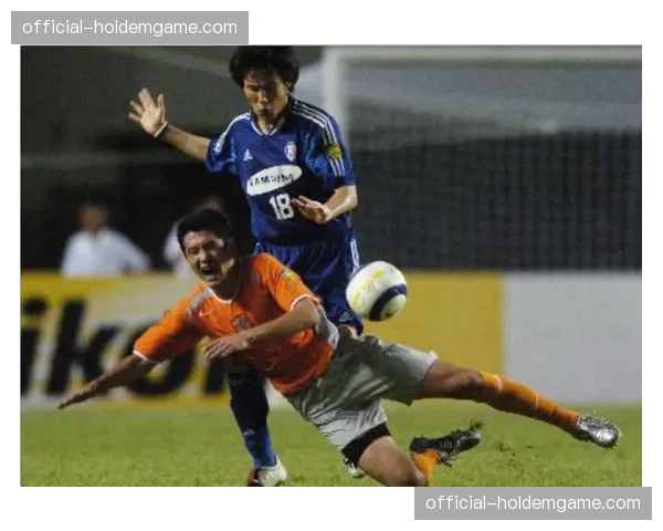 “德甲传奇球星巡回活动走进社区，与当地青少年进行足球互动教学”