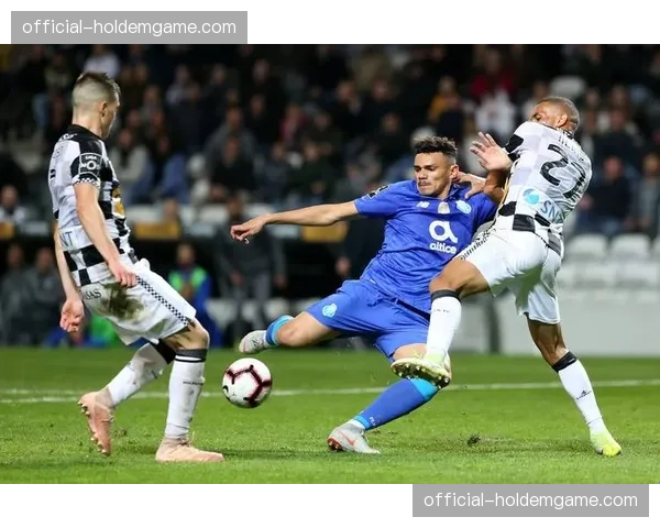 欧冠:十人应战的波尔图主场1-1顽强逼平阿贾克斯 欧冠:十人应战的波尔图主场1-1顽强逼平阿贾克斯